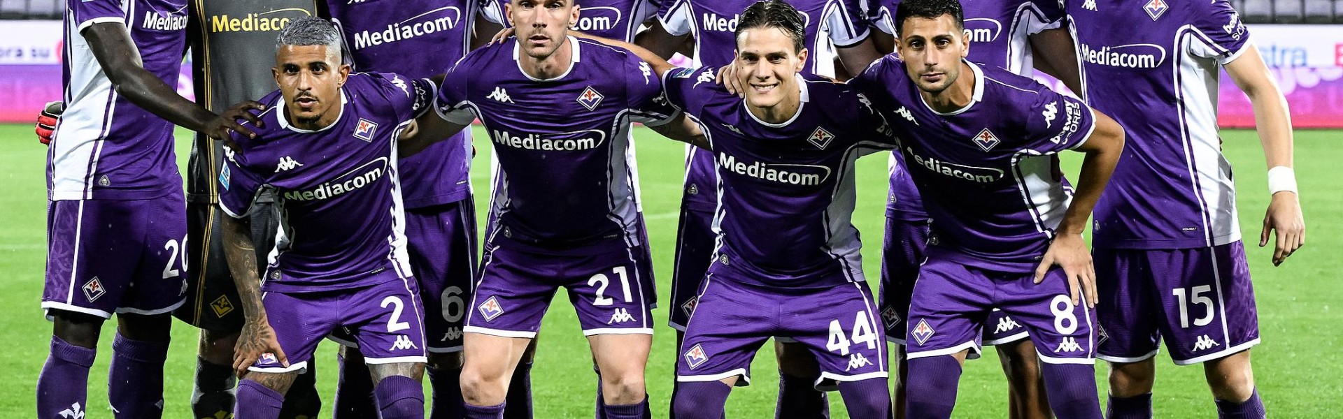 热点更新-佛罗伦萨全城向罗科·科米索致敬：瓦诺利及领导层前排出席